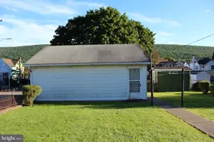 402 Elizabeth St, Williamstown, PA 17098 - Photo 8