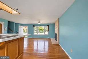 561 Thrush Ct, Harrisburg, PA 17111 - Photo 2
