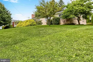 5640 Chambers Hill Rd, Harrisburg, PA 17111 - Photo 2
