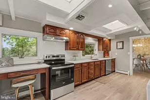 4300 Meadow Crest Rd, Harrisburg, PA 17112 - Photo 8