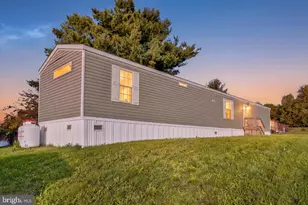33 Dallas Dr, Grantville, PA 17028 - Photo 2