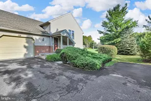 19 Bromley Ct, Hershey, PA 17033 - Photo 4