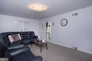 118 Wayne Dr, Harrisburg, PA 17112 - Photo 2