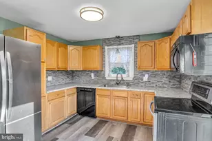 306 Berryhill Rd, Harrisburg, PA 17109 - Photo 6