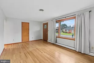 140 Peach Ave, Hershey, PA 17033 - Photo 4