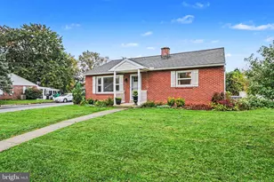 140 Peach Ave, Hershey, PA 17033 - Photo 2