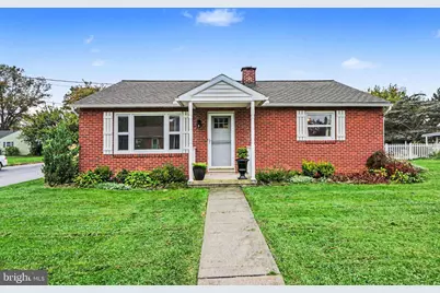 140 Peach Avenue, Hershey, PA 17033 - Photo 1