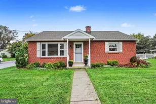140 Peach Ave, Hershey, PA 17033 - Photo 1