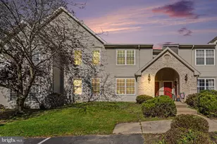 215 Forest Oak Ln, Harrisburg, PA 17110 - Photo 2