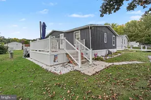 108 Decatur Dr, Grantville, PA 17028 - Photo 2