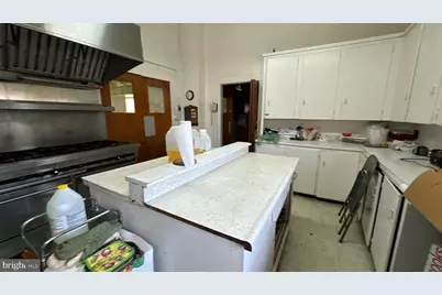 1712 W Providence Avenue, Chester, PA 19013 - Photo 38