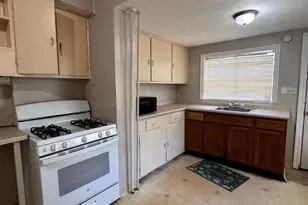 140 E 21st St, Chester, PA 19013 - Photo 2