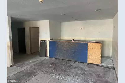 327 Highland Avenue, Chester, PA 19013 - Photo 10