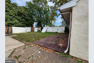 327 Highland Avenue, Chester, PA 19013 - Photo 2