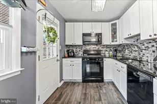 516 Edgewood Ave, Folsom, PA 19033 - Photo 8