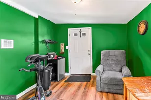 516 Edgewood Ave, Folsom, PA 19033 - Photo 18