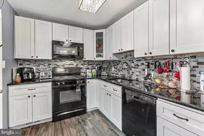 516 Edgewood Avenue, Folsom, PA 19033 - Photo 6