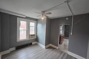 105 W 24th St, Chester, PA 19013 - Photo 4