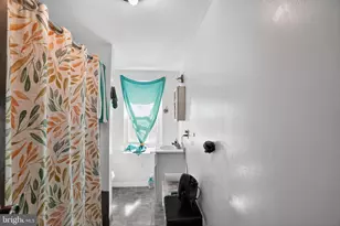 2032 Edgmont Ave, Chester, PA 19013 - Photo 28