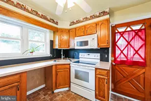 200 E Roland Rd, Brookhaven, PA 19015 - Photo 16