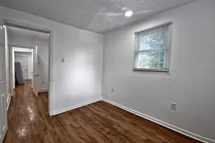 807 W 7th St, Chester, PA 19013 - Photo 4