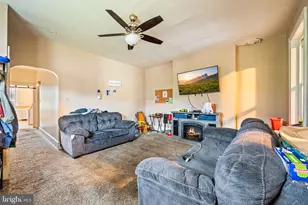 816 Upland Ave, Chester, PA 19013 - Photo 16