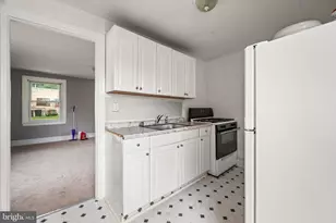 816 Upland Ave, Chester, PA 19013 - Photo 10