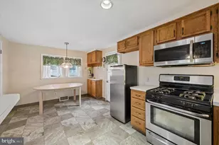 806 W Penn Pines Blvd, Aldan, PA 19018 - Photo 12