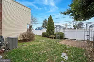 806 W Penn Pines Blvd, Aldan, PA 19018 - Photo 30