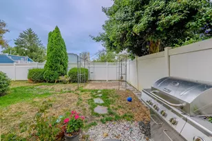 806 W Penn Pines Blvd, Aldan, PA 19018 - Photo 26