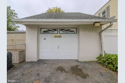 806 W Penn Pines Boulevard, Aldan, PA 19018 - Photo 32