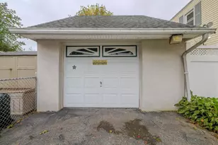 806 W Penn Pines Blvd, Aldan, PA 19018 - Photo 32