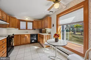 34 Wyncroft Dr, Media, PA 19063 - Photo 6