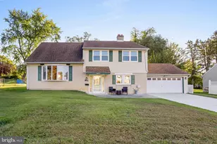 18 Cobblestone Ln, Aston, PA 19014 - Photo 1