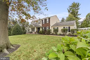10 Fox Chase Cir, Newtown Square, PA 19073 - Photo 2