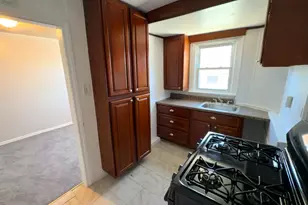 921 Lincoln St, Chester, PA 19013 - Photo 6