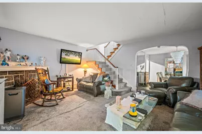 114 E Parkway Avenue, Chester, PA 19013 - Photo 4