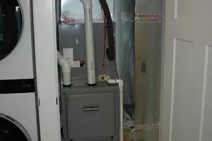 1619 E Darby 2nd Floor Rd, Havertown, PA 19083 - Photo 8