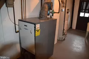 7042 Clinton Rd, Upper Darby, PA 19082 - Photo 8