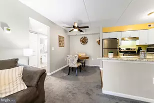 5200 Hilltop Dr, Brookhaven, PA 19015 - Photo 6