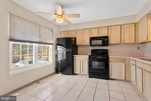 414 Dogwood Cir, Upper Chichester, PA 19014 - Photo 4