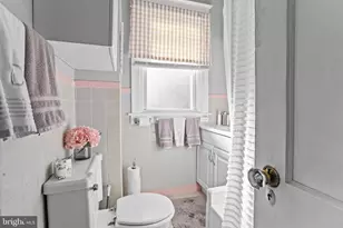 317 N Llanwellyn Ave, Glenolden, PA 19036 - Photo 20