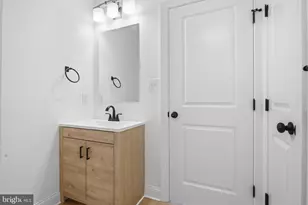 210 Powhattan Ave, Essington, PA 19029 - Photo 18