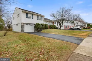 429 Portland Dr, Broomall, PA 19008 - Photo 2