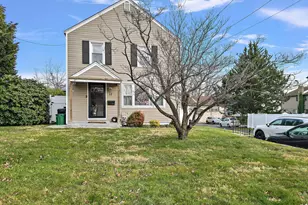 17 Upland Rd, Brookhaven, PA 19015 - Photo 2