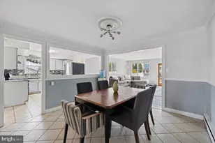 42 Colonial Dr, Havertown, PA 19083 - Photo 8