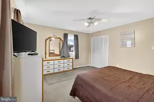 111 E Oak Ln, Glenolden, PA 19036 - Photo 24