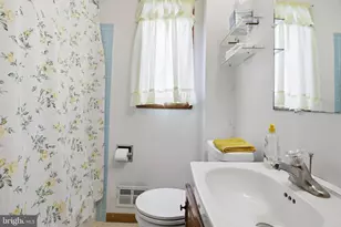 933 Bedford Ave, Collingdale, PA 19023 - Photo 8