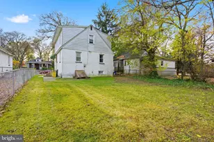 933 Bedford Ave, Collingdale, PA 19023 - Photo 18