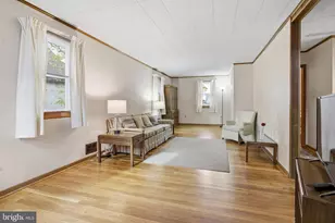 933 Bedford Ave, Collingdale, PA 19023 - Photo 4